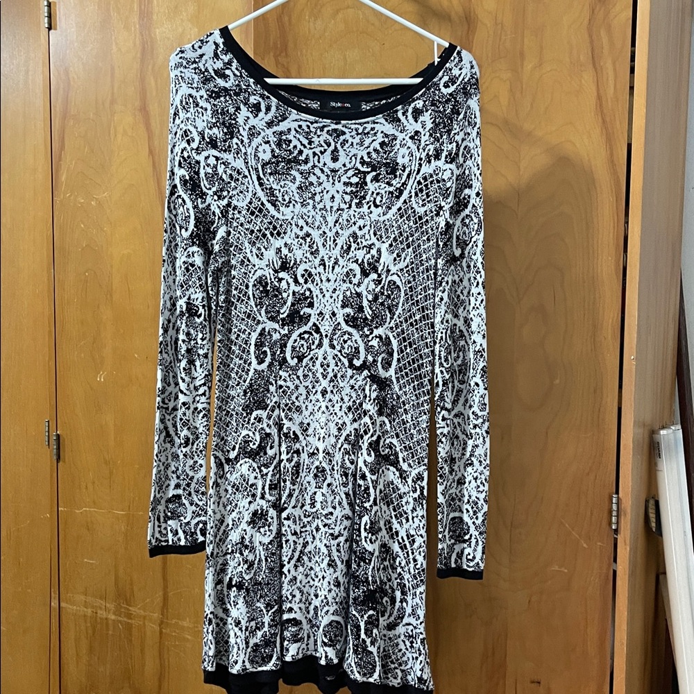 Black and White Patterned Long Sleeve Dress